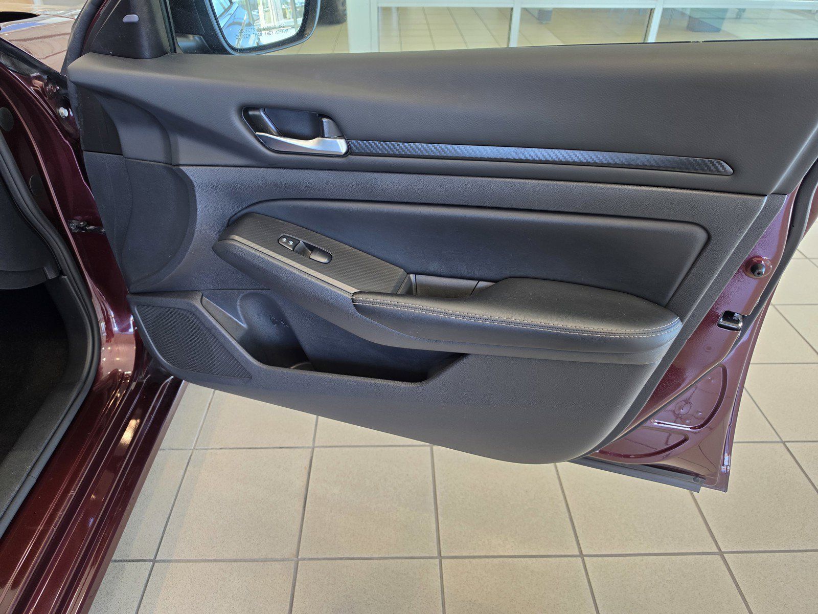 Used 2024 Nissan Altima 2.5 SV FWD image 21