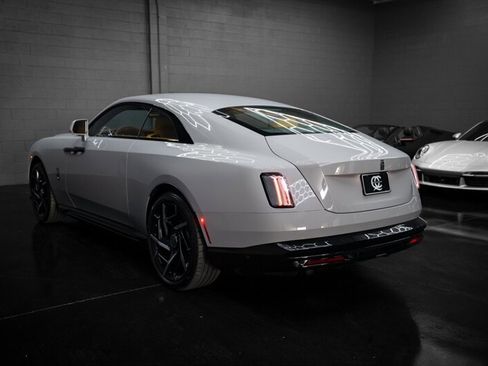 Used 2025 Rolls-Royce Spectre Black Badge w/ Spectre Enhancement Package image 20