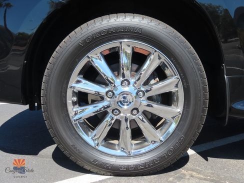 Used 2010 Lexus LX 570 4WD image 16