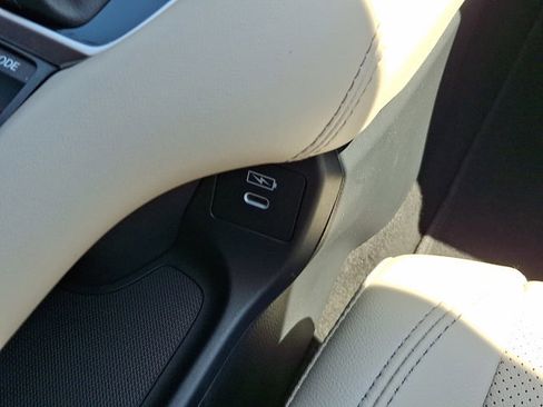 Certified 2025 Honda HR-V EX-L image 29