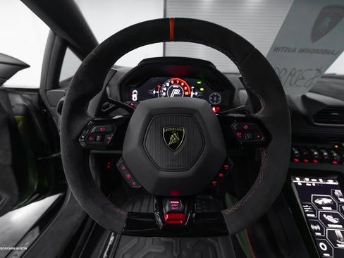 Used 2024 Lamborghini Huracan Sterrato image 27