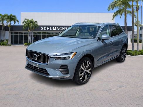 Used 2023 Volvo XC60 B5 Plus w/ Climate Package image 3