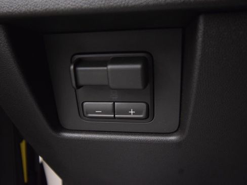 Used 2026 Chevrolet Colorado Trail Boss AWD/4WD image 37