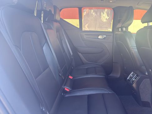 Used 2024 Volvo XC40 B5 Core w/ Protection Package Premier image 26