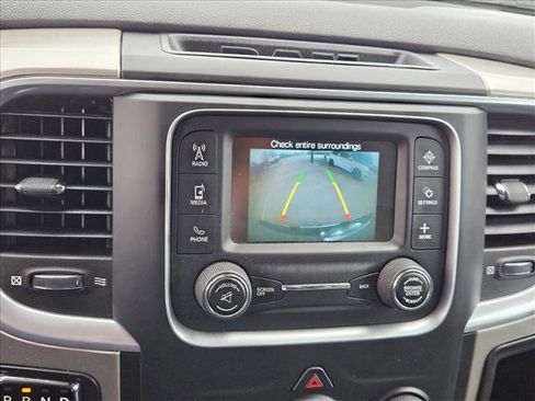 Used 2018 RAM 1500 Classic SLT image 18