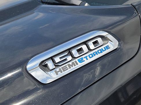 Used 2024 RAM 1500 Laramie AWD/4WD image 11