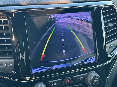 Used 2019 Jeep Grand Cherokee Limited w/ Luxury Group II image 19