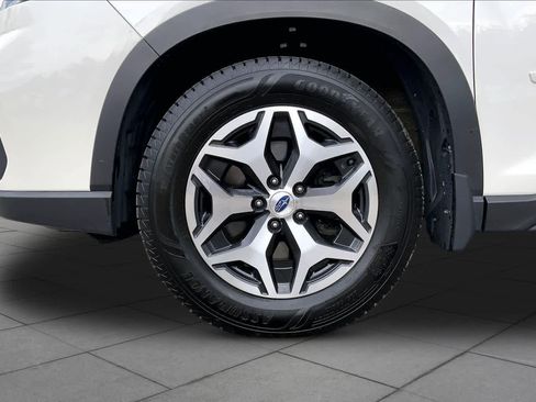 Used 2019 Subaru Forester Premium AWD/4WD image 11