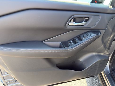 New 2026 Nissan Rogue SV AWD/4WD image 13