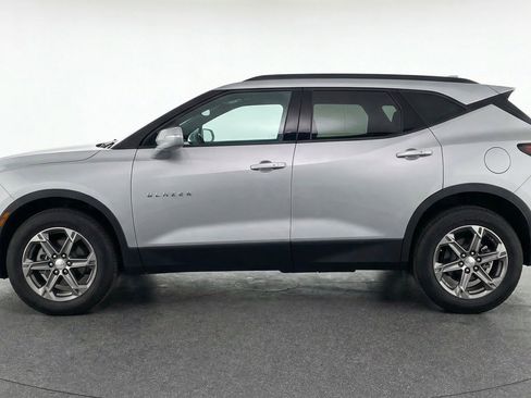 Used 2025 Chevrolet Blazer LT FWD image 5