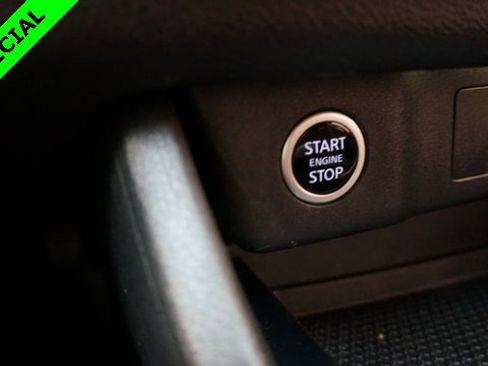 Used 2022 Nissan Rogue SV image 24