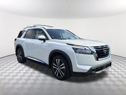 Used 2023 Nissan Pathfinder Platinum w/ Lighting Package (N93) FWD image 8