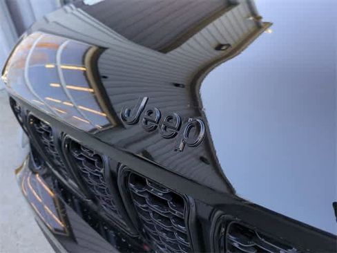 New 2025 Jeep Grand Cherokee L Altitude image 12