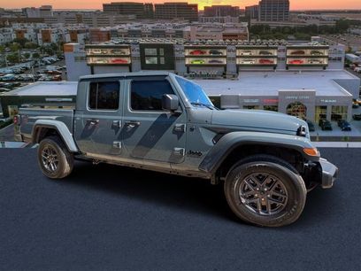 New 2025 Jeep Gladiator Sport