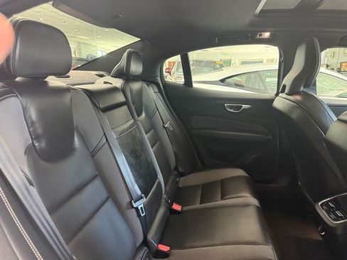 Used 2020 Volvo S60 T6 R-Design image 15