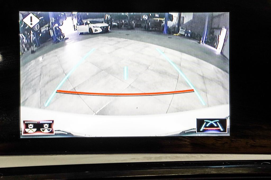 Used 2022 Lexus ES 350 w/ Accessory Package FWD image 35