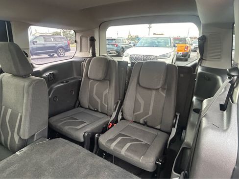 Used 2018 Ford Transit Connect XLT FWD image 9