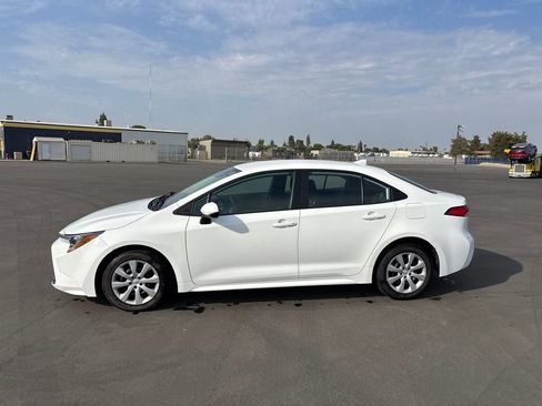 Used 2024 Toyota Corolla LE FWD image 3