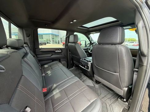 Used 2024 Chevrolet Silverado 3500 High Country w/ High Country Premium Package AWD/4WD image 27