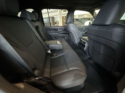 New 2026 Lexus LX 600 4WD w/ Luxury Package image 9