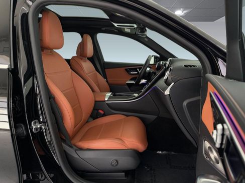 Certified 2023 Mercedes-Benz GLC 300 image 24