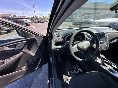 Used 2022 Chevrolet Malibu LS FWD image 21