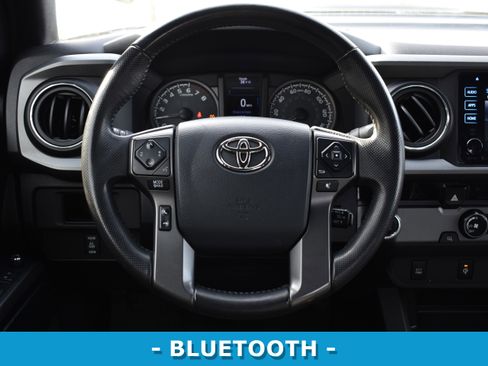 Used 2016 Toyota Tacoma TRD Sport w/ Towing Package image 11