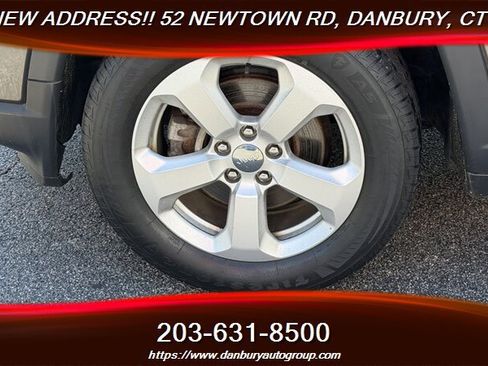 Used 2018 Jeep Compass Latitude w/ Popular Equipment Group AWD/4WD image 10