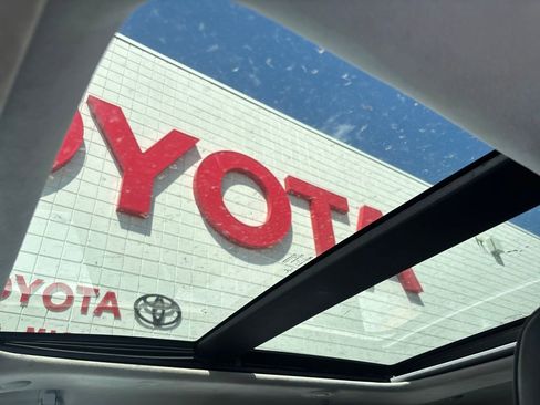 Used 2017 Jeep Grand Cherokee Summit image 16