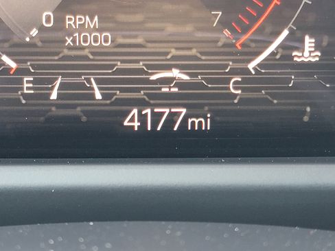 Used 2025 GMC Acadia Elevation image 23