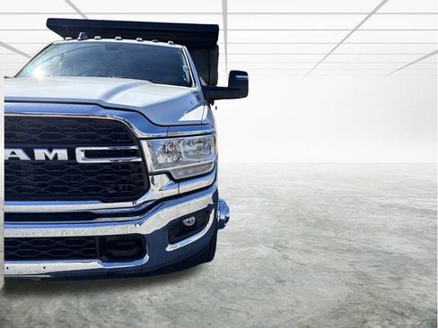 Used 2023 RAM 3500 Tradesman w/ Chrome Appearance Group image 33