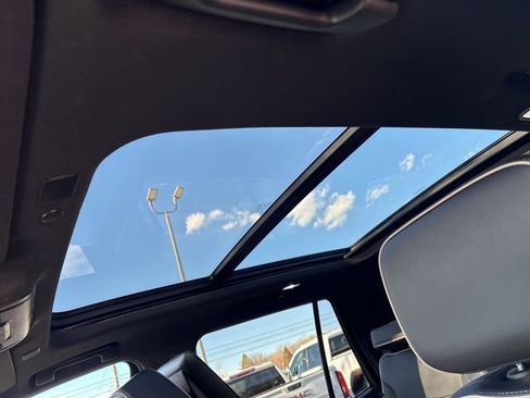 Used 2023 Chevrolet Tahoe Premier w/ Advanced Technology Package image 44