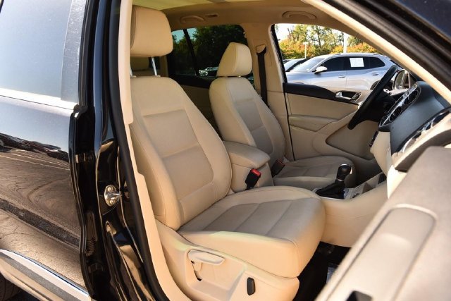 Used 2016 Volkswagen Tiguan SE FWD image 16