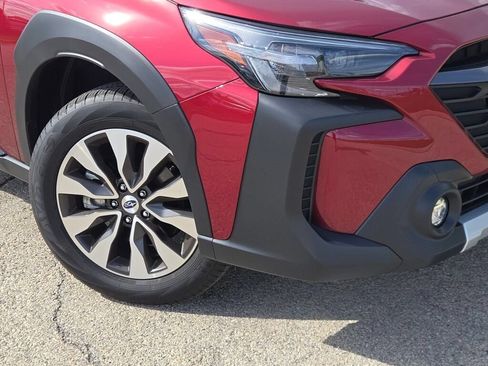 Certified 2025 Subaru Outback Limited AWD/4WD image 3