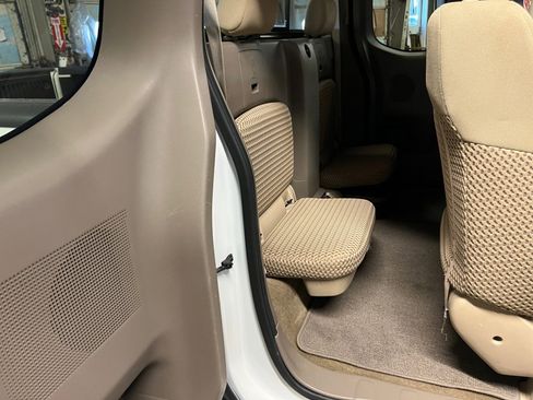 Used 2016 Nissan Frontier SV image 33