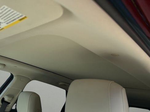 Certified 2024 Cadillac XT5 Premium Luxury AWD/4WD image 17
