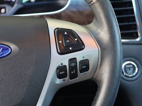 Used 2018 Ford Taurus Limited image 21