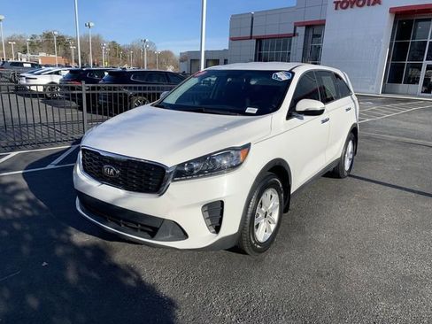 Used 2020 Kia Sorento LX image 4
