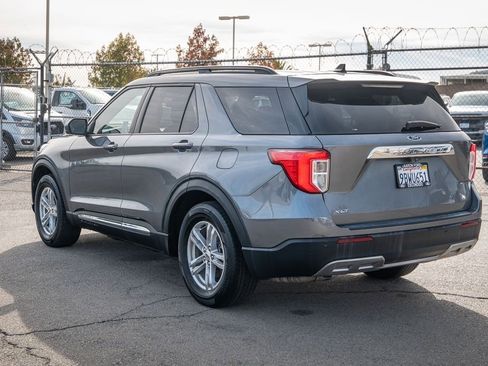 Used 2022 Ford Explorer XLT w/ Equipment Group 202A image 14