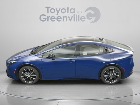 Used 2025 Toyota Prius Limited w/ Limited Premium Package FWD image 5
