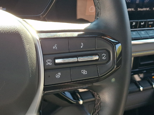 Used 2023 Chevrolet Colorado ZR2 w/ ZR2 Convenience Package III AWD/4WD image 8