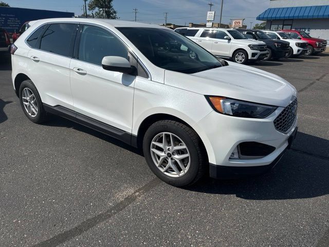 Used 2023 Ford Edge SEL w/ Convenience Package AWD/4WD image 3