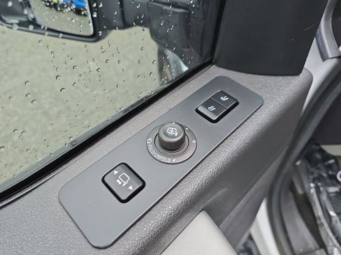 Used 2015 Ford F250 Lariat w/ Camper Package image 25