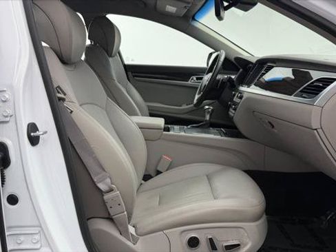 Used 2018 Genesis G80 3.8 RWD image 22
