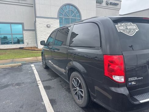 Used 2018 Dodge Grand Caravan GT FWD image 5