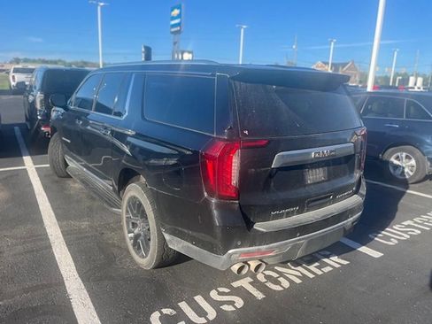 Used 2022 GMC Yukon XL Denali image 4