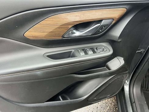 Used 2020 GMC Terrain SLE w/ Driver Convenience Package image 16