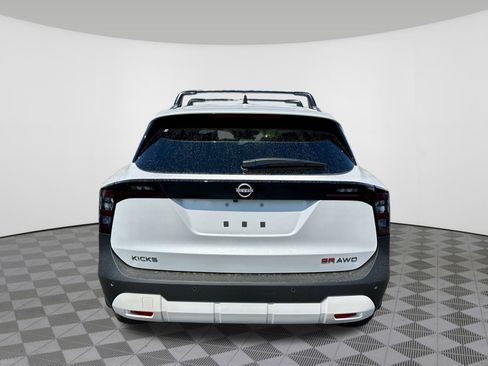 New 2026 Nissan Kicks SR w/ Cold Weather Package image 8