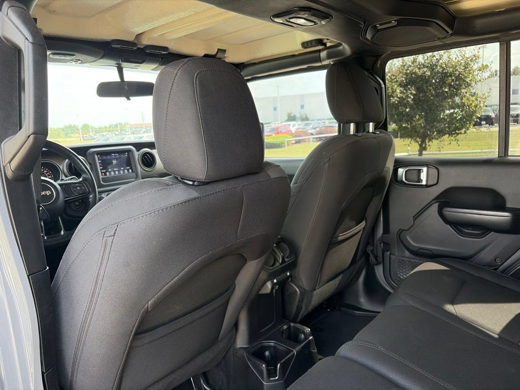 Used 2018 Jeep Wrangler Unlimited Sport S AWD/4WD image 35