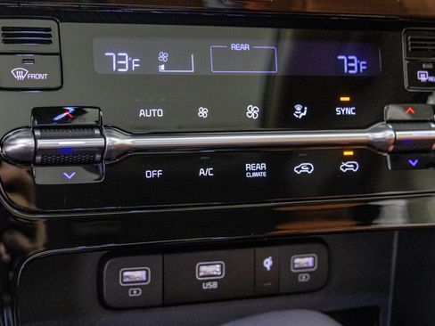 Used 2024 Kia Carnival SX Prestige FWD image 28
